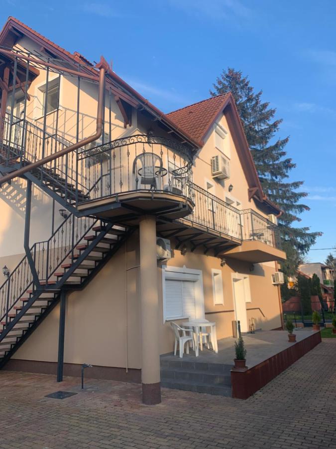 Gabor Aron Apartment Hajdúszoboszló Exterior foto