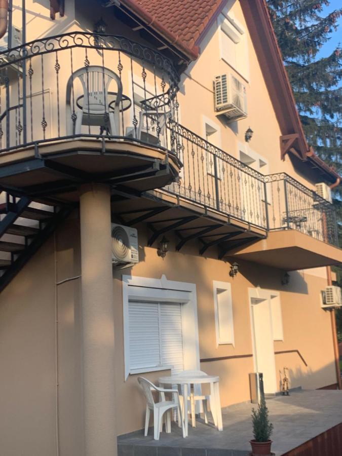 Gabor Aron Apartment Hajdúszoboszló Exterior foto